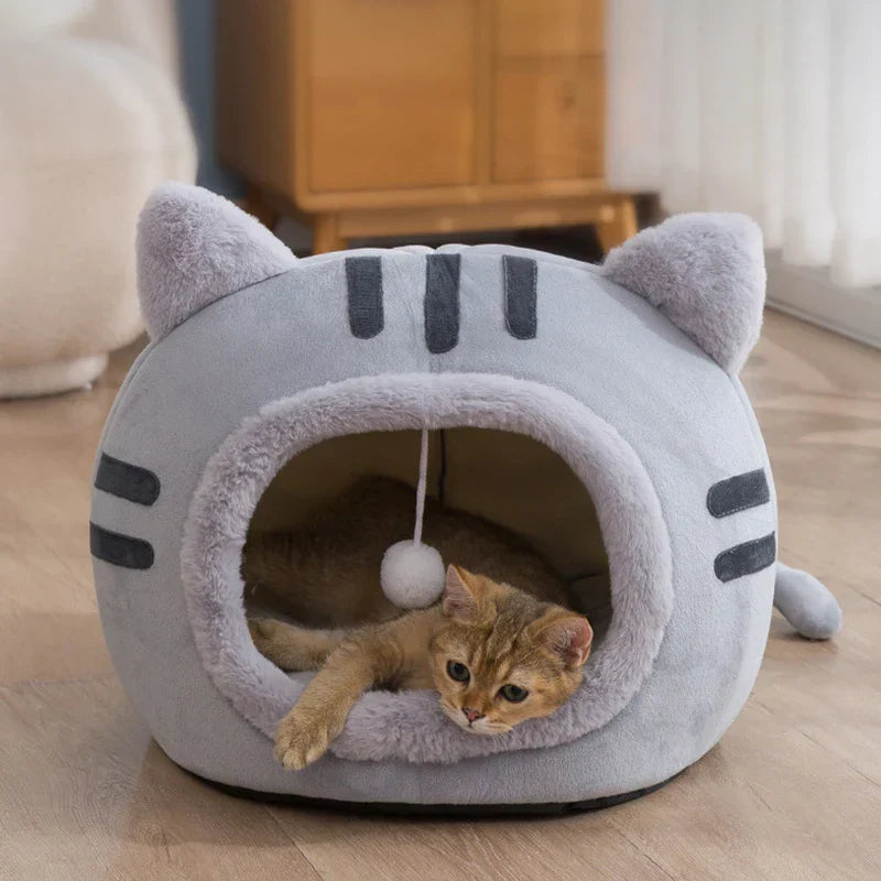 Paws & Claws Winter Cozy Cat House